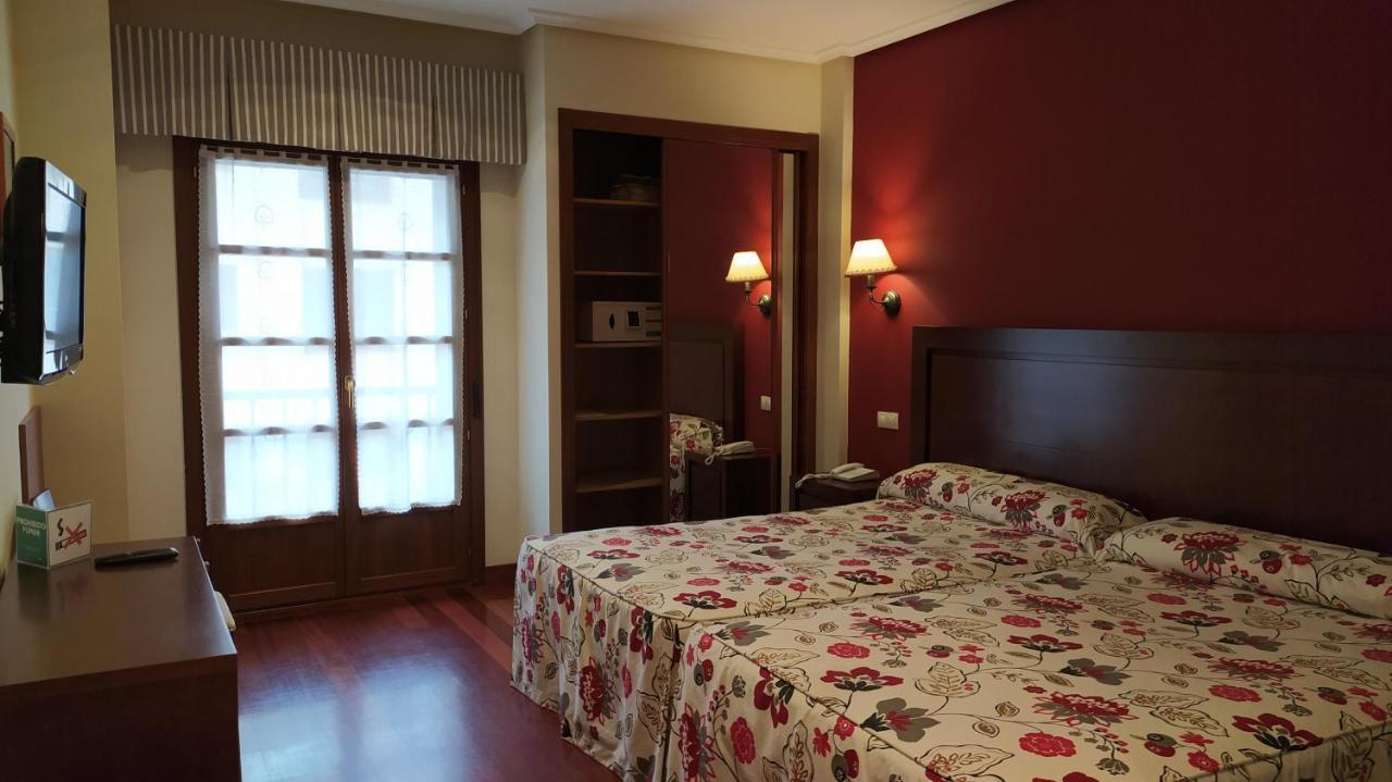 Hotel Valle Las Luinas โซโตเดอลุยญา ภายนอก รูปภาพ