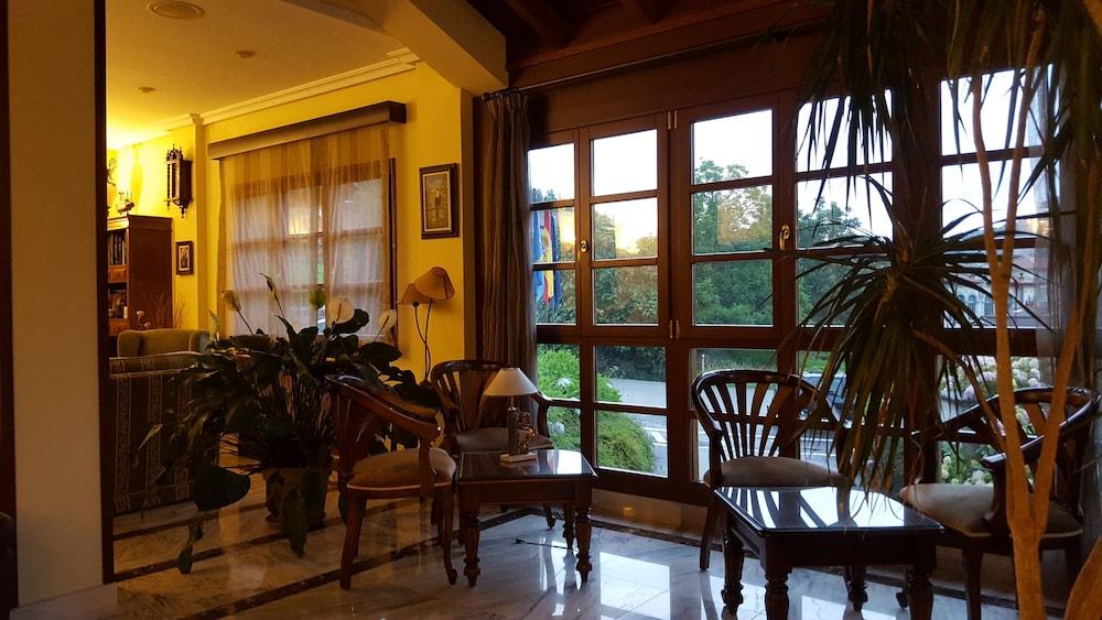 Hotel Valle Las Luinas โซโตเดอลุยญา ภายนอก รูปภาพ