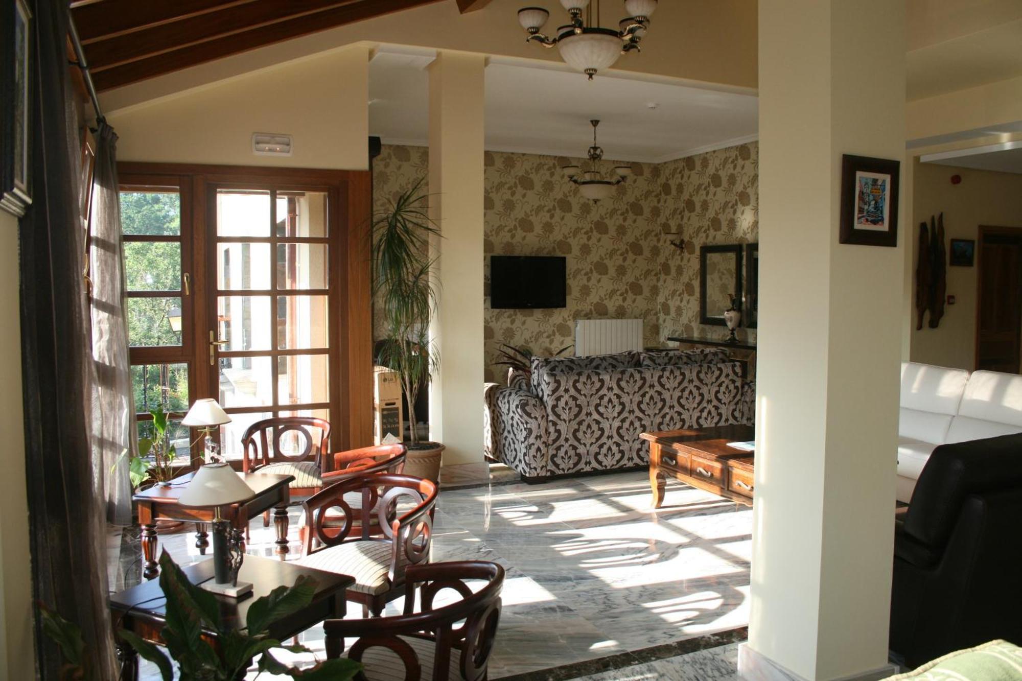 Hotel Valle Las Luinas โซโตเดอลุยญา ภายนอก รูปภาพ