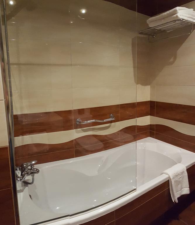 Hotel Valle Las Luinas โซโตเดอลุยญา ภายนอก รูปภาพ