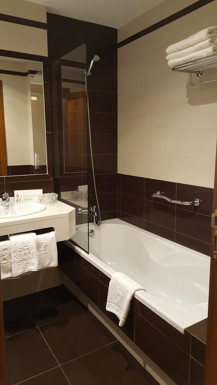 Hotel Valle Las Luinas โซโตเดอลุยญา ภายนอก รูปภาพ