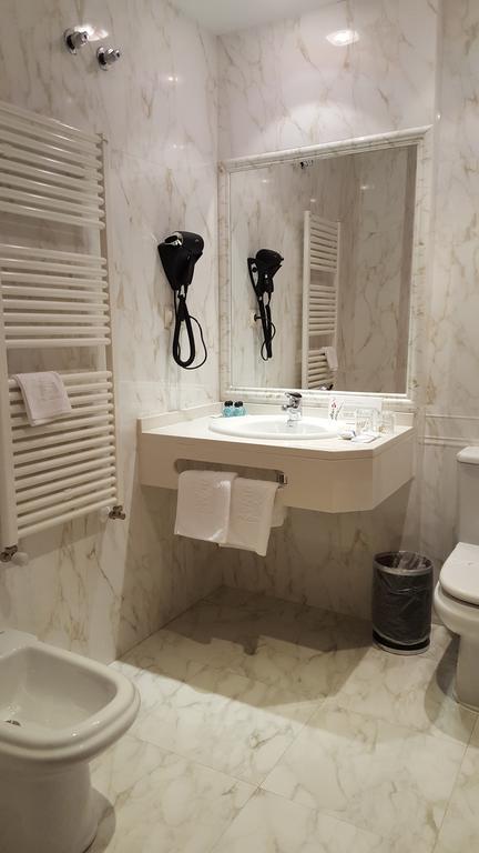Hotel Valle Las Luinas โซโตเดอลุยญา ภายนอก รูปภาพ