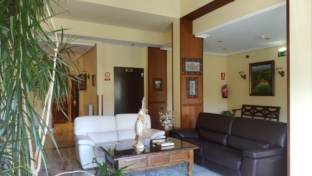 Hotel Valle Las Luinas โซโตเดอลุยญา ภายนอก รูปภาพ