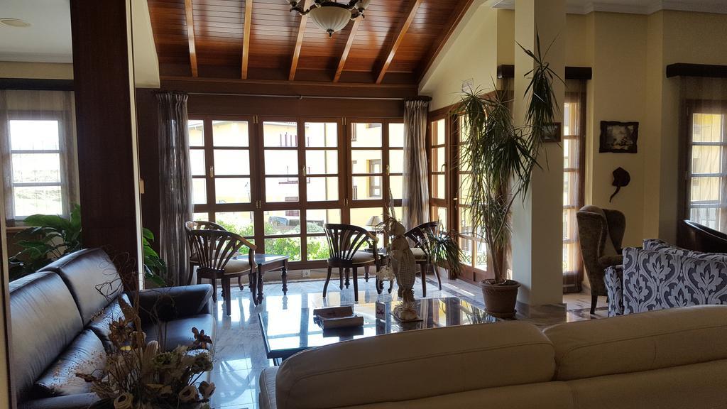 Hotel Valle Las Luinas โซโตเดอลุยญา ภายนอก รูปภาพ