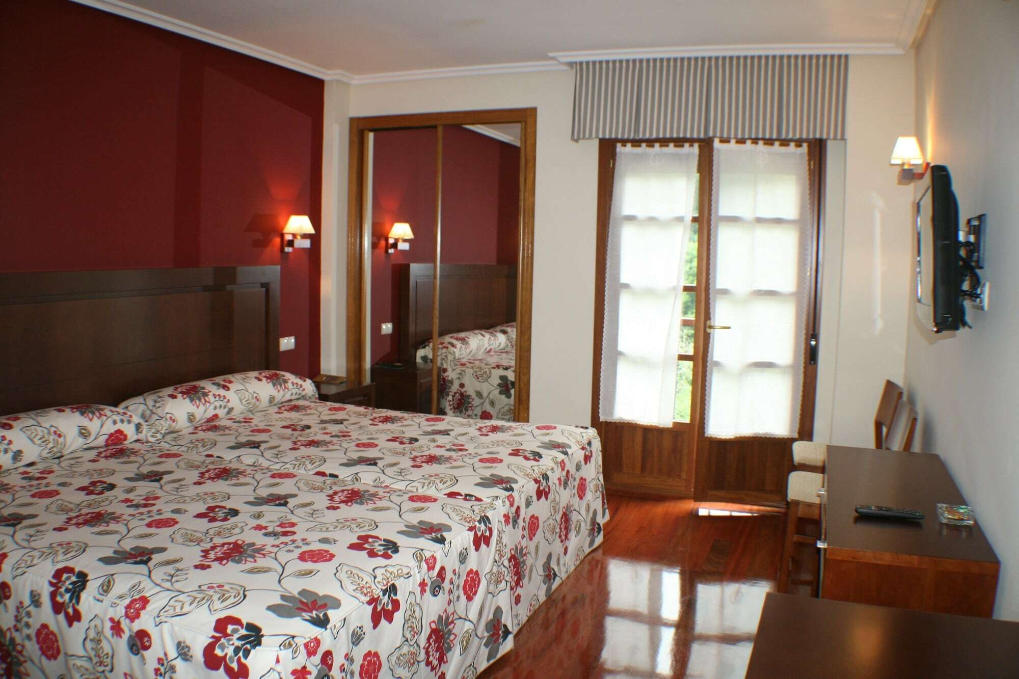 Hotel Valle Las Luinas โซโตเดอลุยญา ภายนอก รูปภาพ